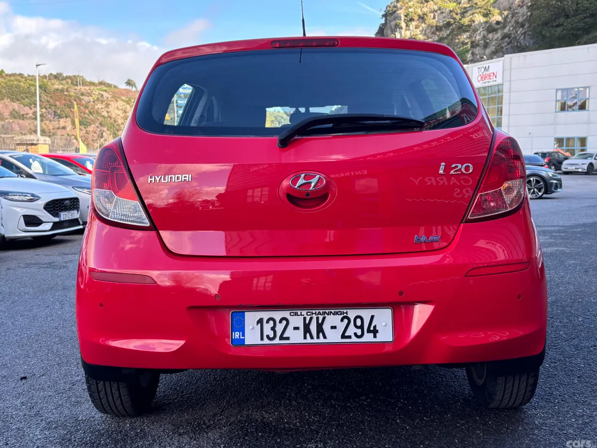 Hyundai i20 Hatchback, Diesel, 2013, Red