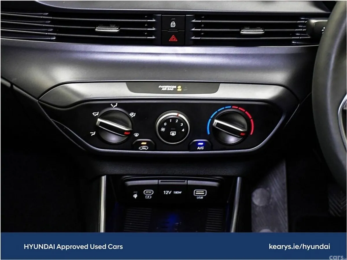 Hyundai i20 Hatchback, Petrol, 2025, Blue