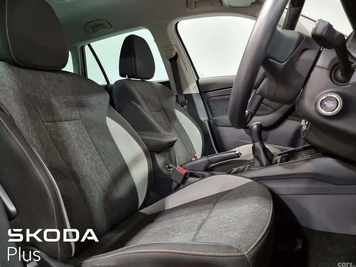 Skoda Kamiq Hatchback, Petrol, 2024, Grey