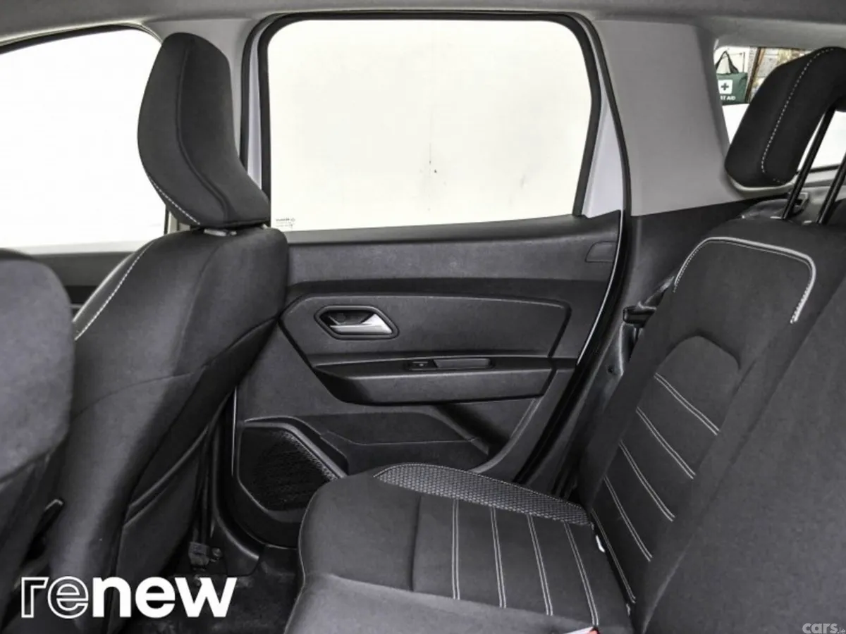 Dacia Duster SUV, Petrol, 2024, White