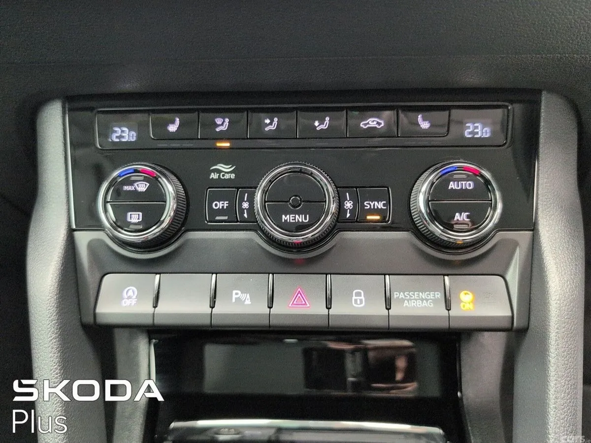 Skoda Karoq SUV, Diesel, 2023, Grey