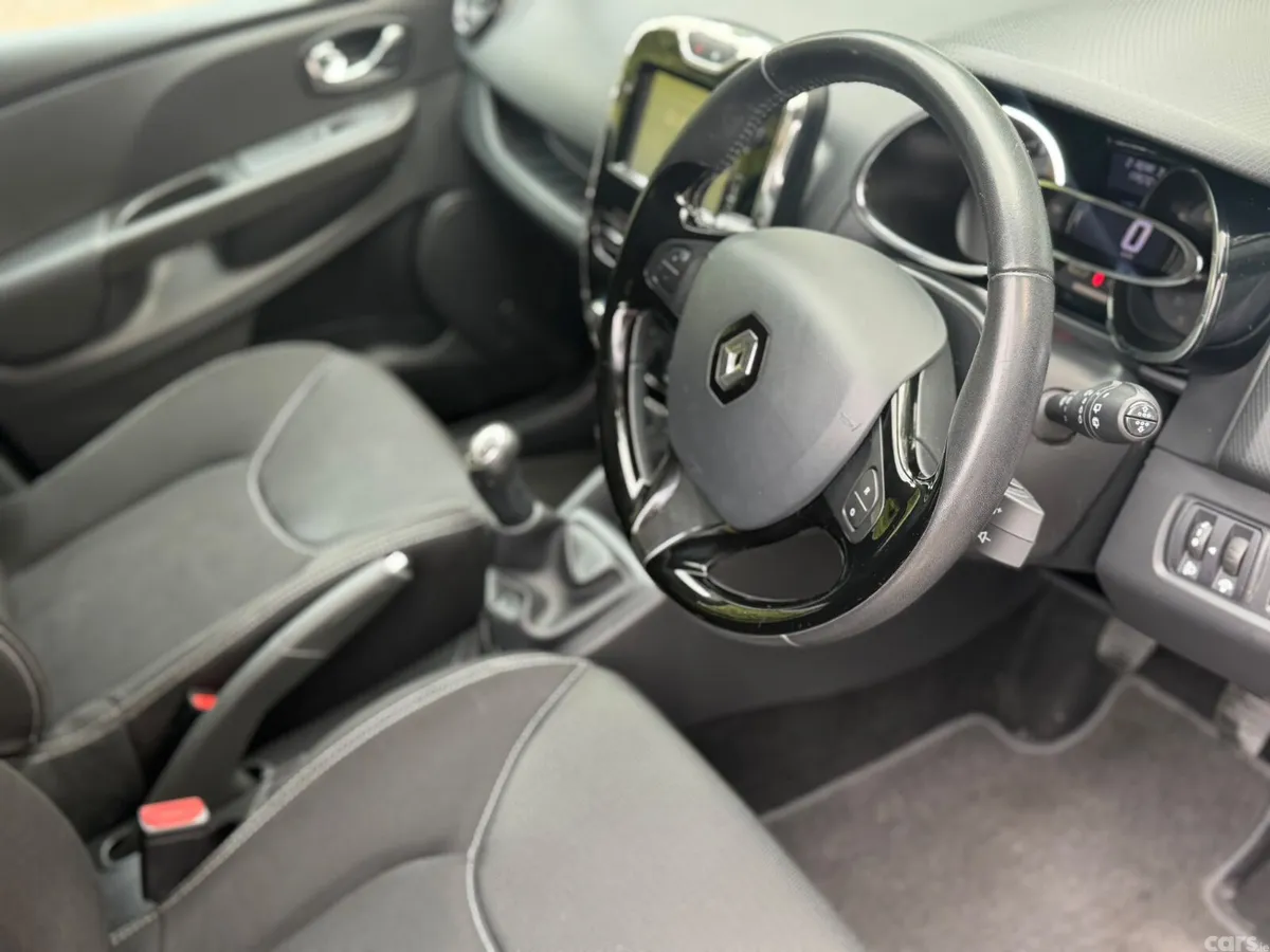 Renault Clio Hatchback, Petrol, 2015, Black