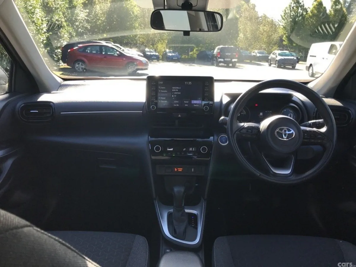 Toyota Yaris Cross Hatchback, Petrol Hybrid, 2023, Black