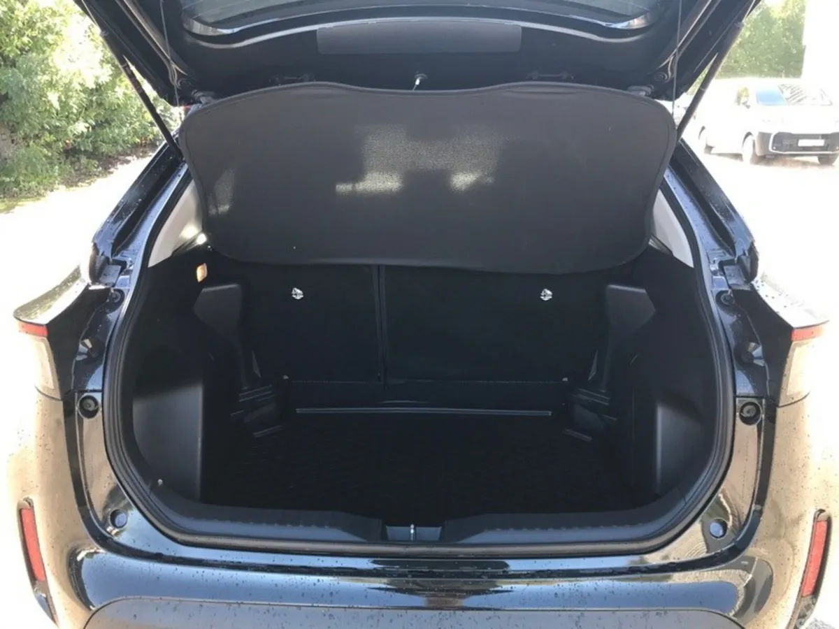 Toyota Yaris Cross Hatchback, Petrol Hybrid, 2023, Black