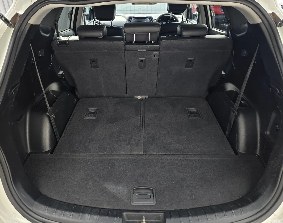 Hyundai Santa Fe SUV, Diesel, 2015, White