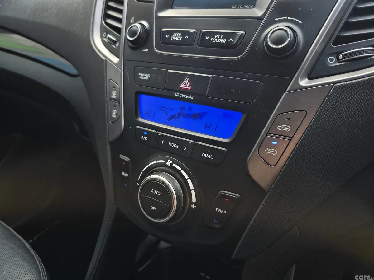 Hyundai Santa Fe SUV, Diesel, 2015, White