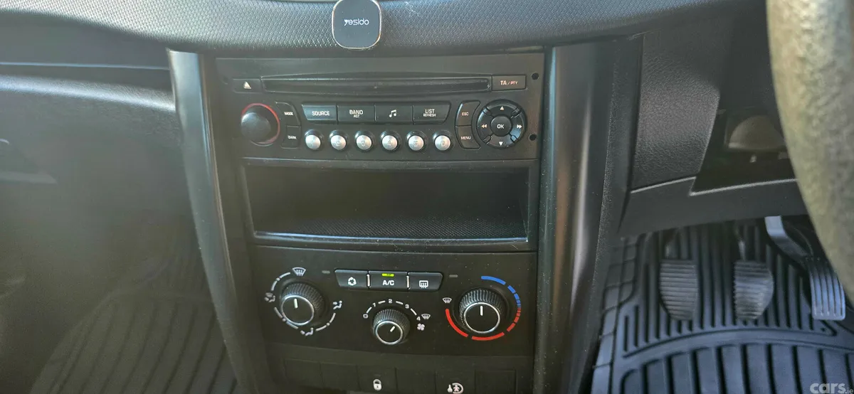 Peugeot 207 Hatchback, Diesel, 2011, Black
