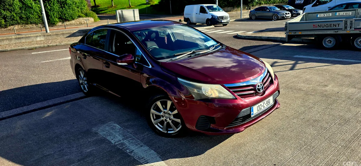Toyota Avensis Saloon, Diesel, 2013, Red