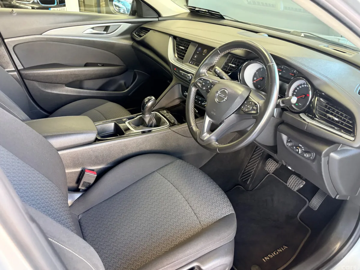 Opel Insignia Hatchback, Diesel, 2020, Grey