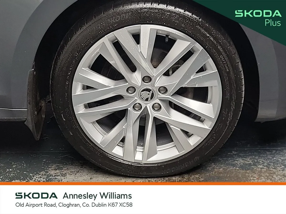 Skoda Octavia Saloon, Petrol, 2024, Grey