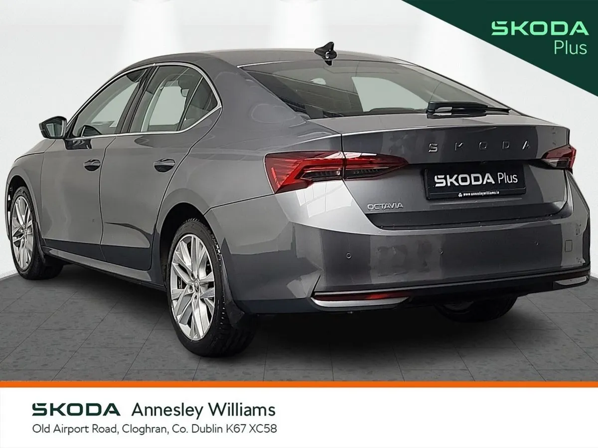 Skoda Octavia Saloon, Petrol, 2024, Grey