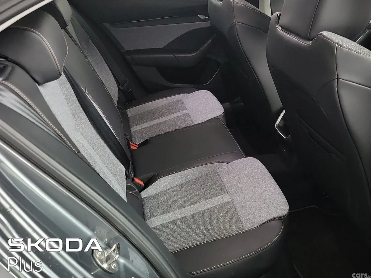 Skoda Octavia Saloon, Petrol, 2024, Grey