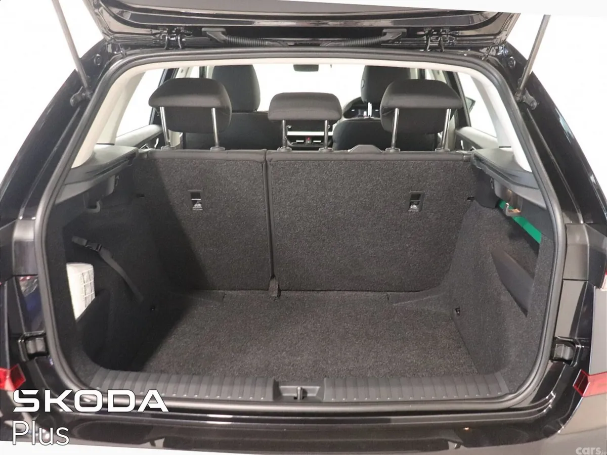 Skoda Kamiq Hatchback, Petrol, 2026, Black