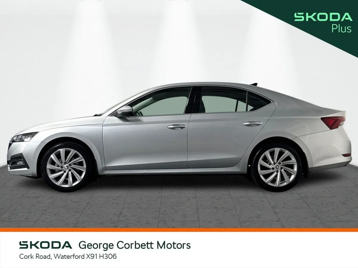 Skoda Octavia Saloon, Diesel, 2023, Silver