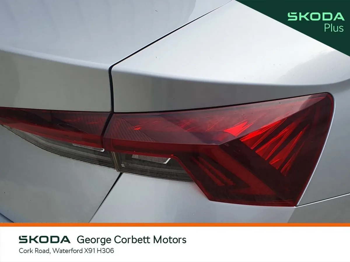 Skoda Octavia Saloon, Diesel, 2023, Silver