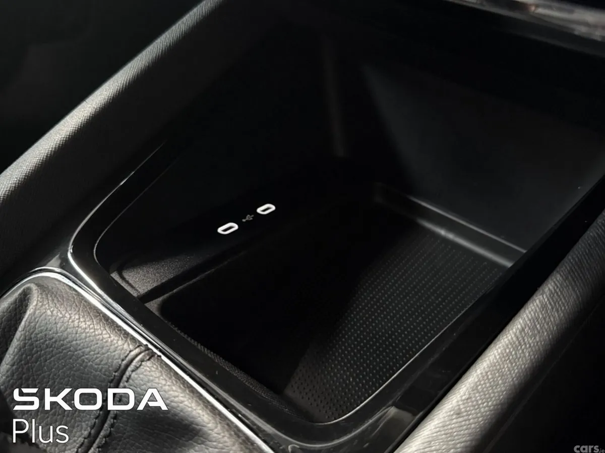 Skoda Octavia Saloon, Diesel, 2023, Silver