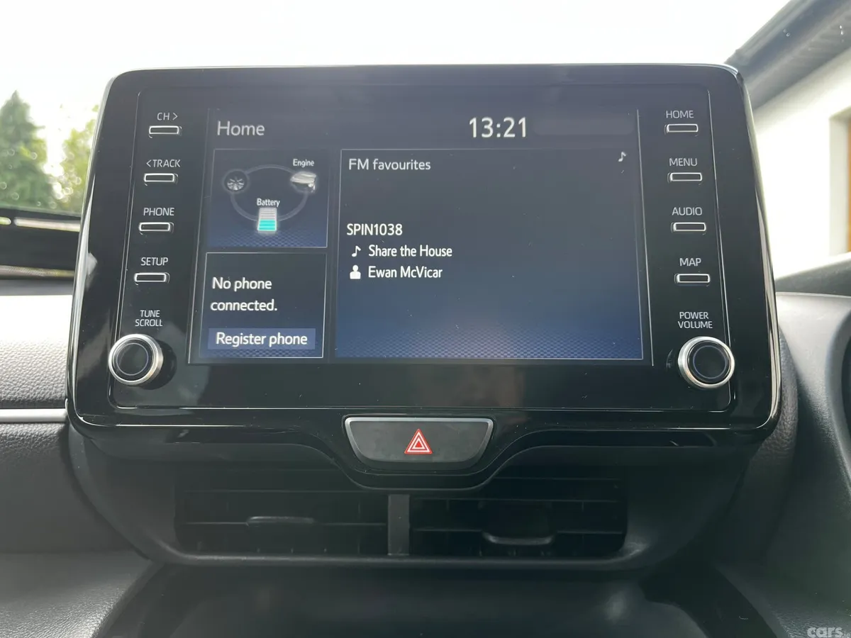 Toyota Yaris Cross SUV, Petrol Hybrid, 2023, Grey