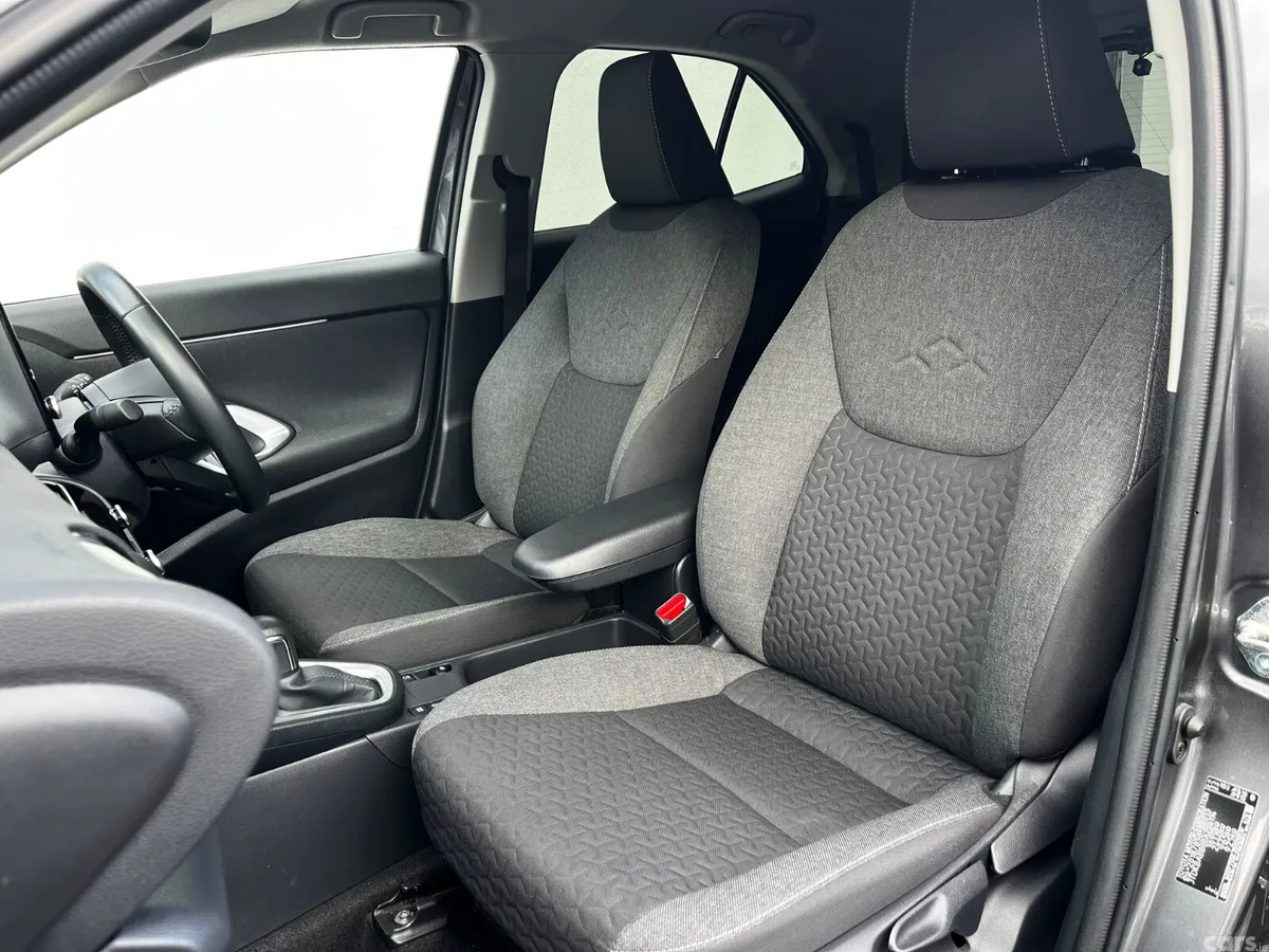 Toyota Yaris Cross SUV, Petrol Hybrid, 2023, Grey