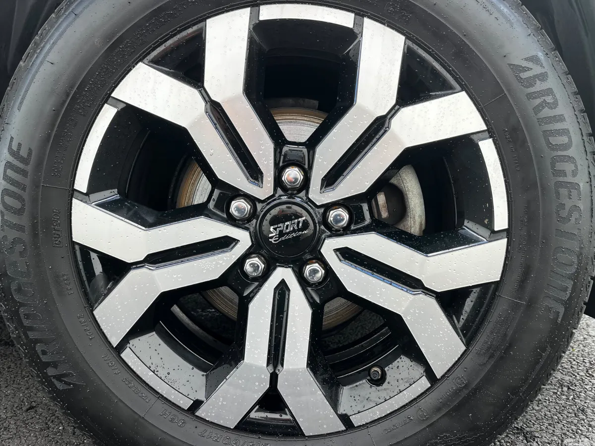 Toyota Yaris Cross SUV, Petrol Hybrid, 2023, Grey