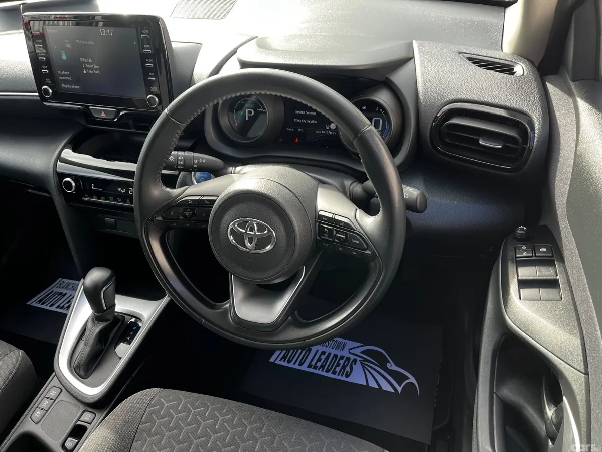 Toyota Yaris Cross SUV, Petrol Hybrid, 2023, Grey