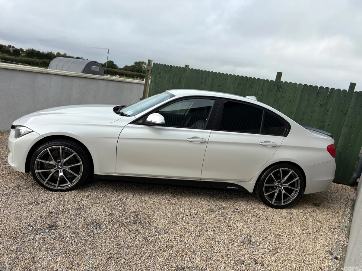 BMW 3-Series Saloon, Diesel, 2014, White