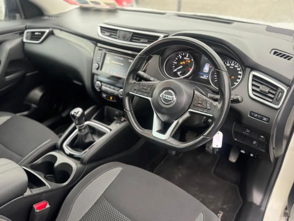 Nissan Qashqai MPV, Diesel, 2021, White
