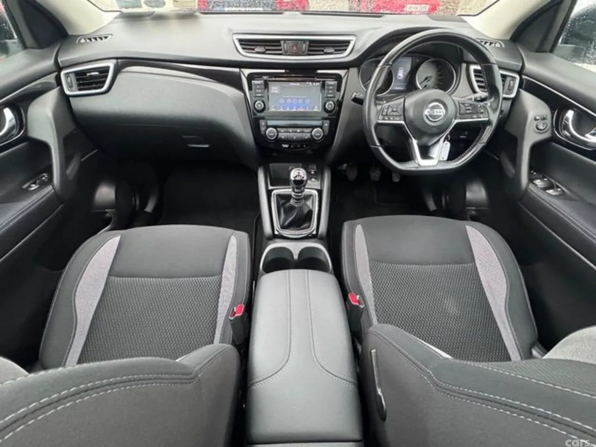 Nissan Qashqai MPV, Diesel, 2021, White