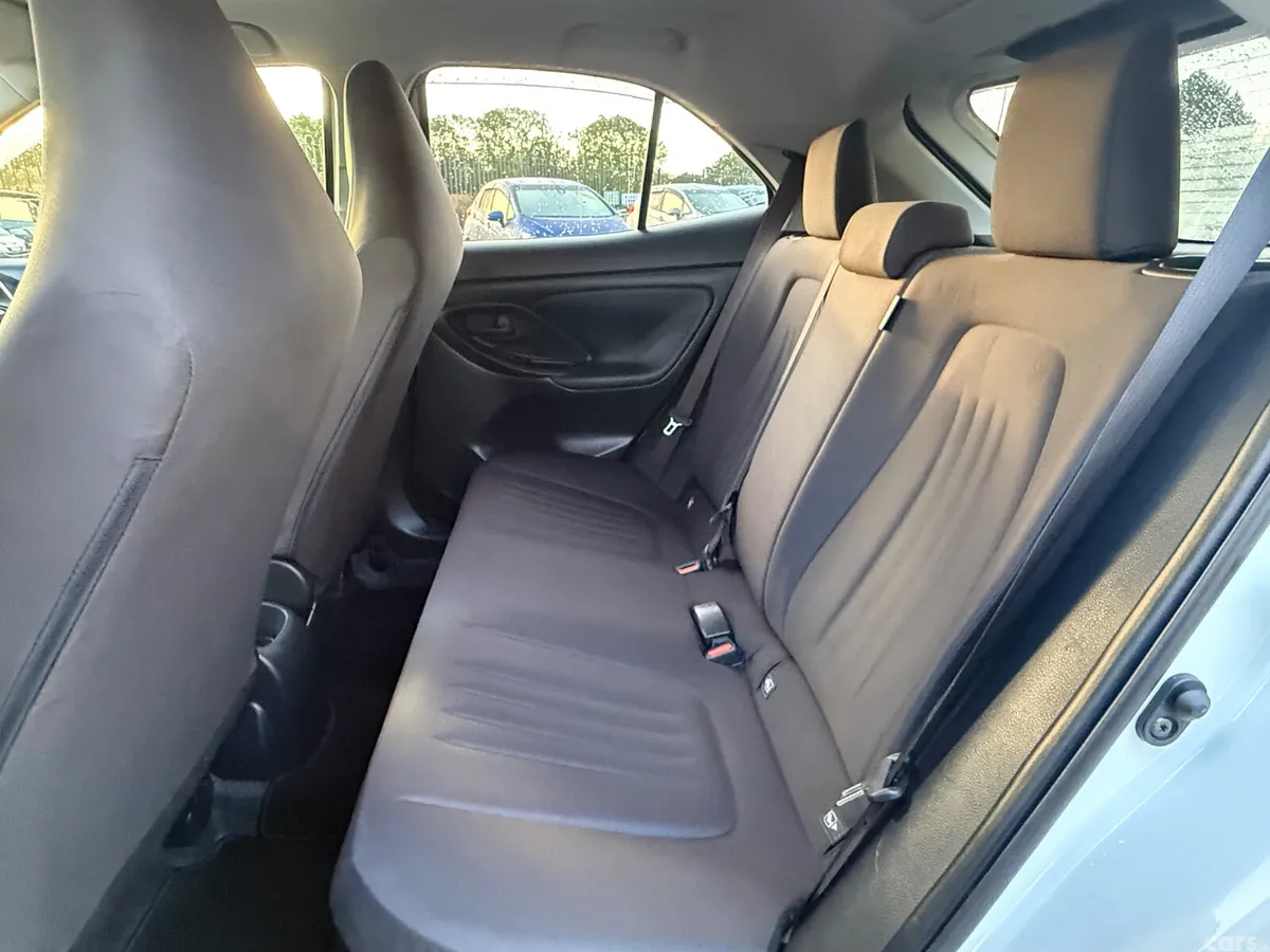 Toyota Yaris Cross SUV, Petrol Hybrid, 2021, White