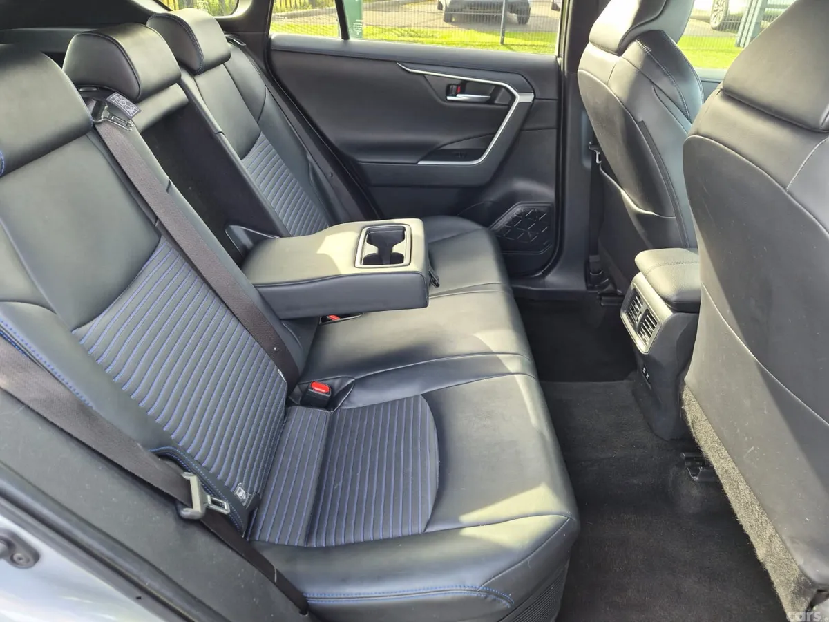 Toyota RAV4 SUV, Petrol Hybrid, 2019, Grey