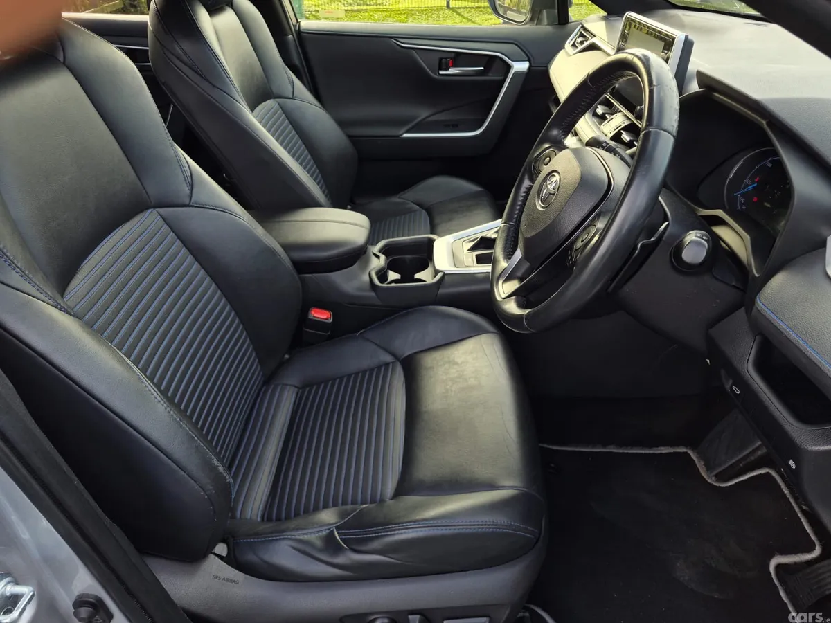 Toyota RAV4 SUV, Petrol Hybrid, 2019, Grey