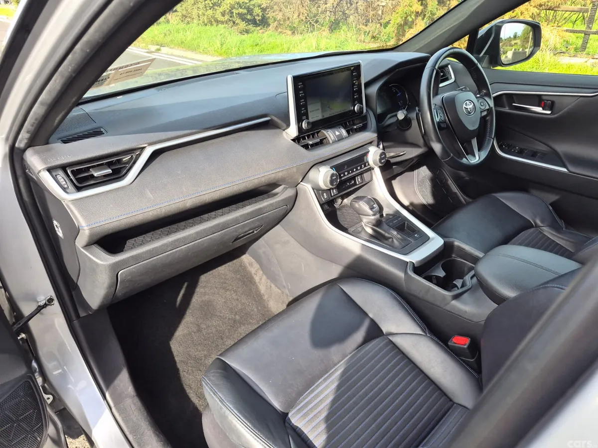 Toyota RAV4 SUV, Petrol Hybrid, 2019, Grey