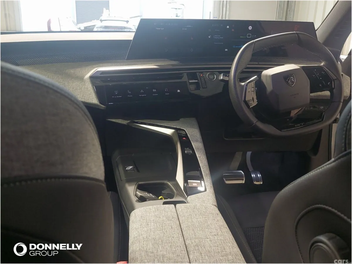 Peugeot 3008 SUV, Electric, 2025, White