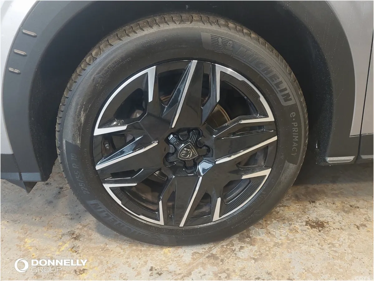 Peugeot 3008 SUV, Petrol, 2025, Grey