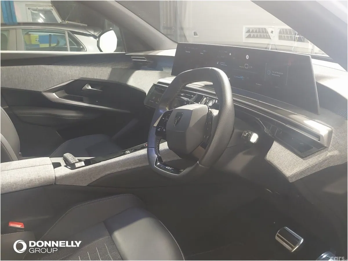 Peugeot 3008 SUV, Electric, 2025, White