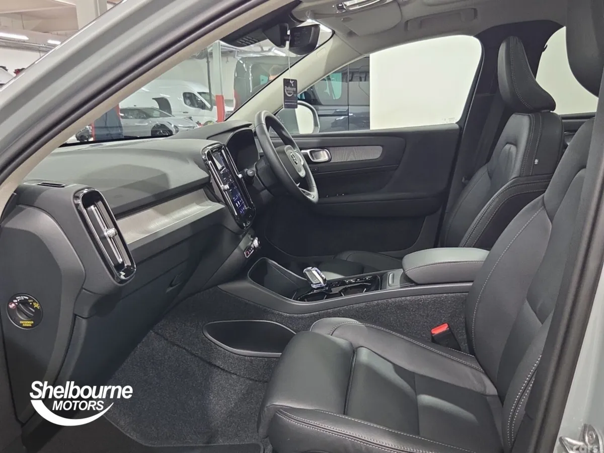 Volvo XC40 SUV, Petrol, 2025, Grey