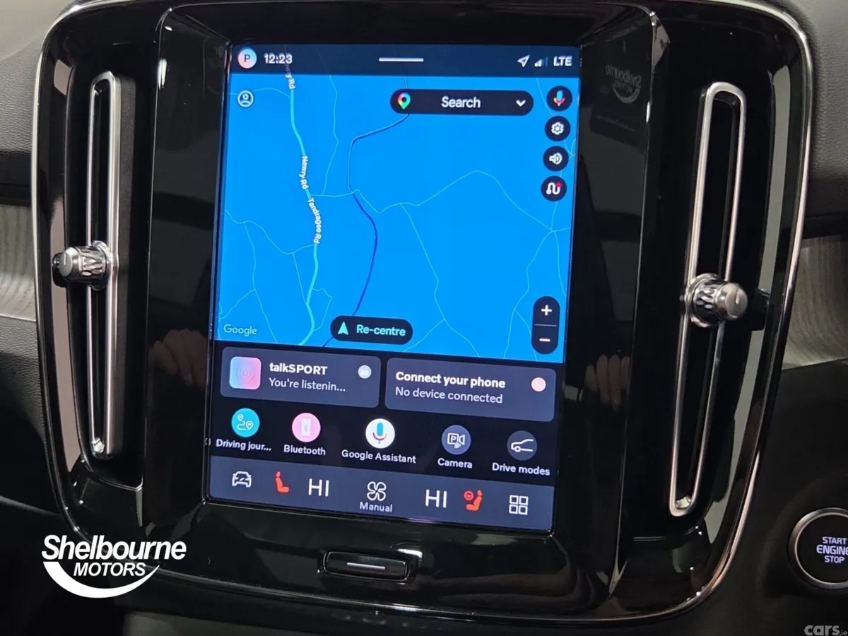 Volvo XC40 SUV, Petrol, 2025, Grey