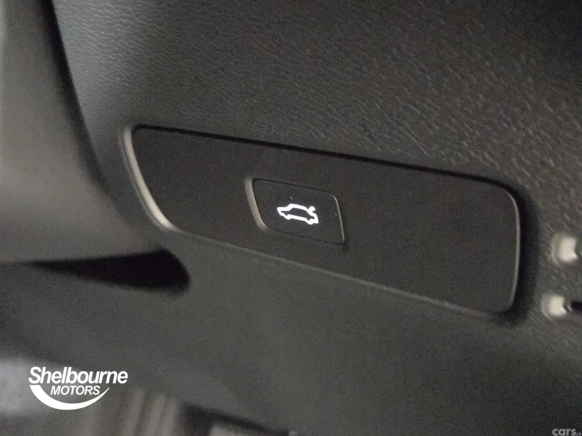 Volvo XC40 SUV, Petrol, 2025, Grey