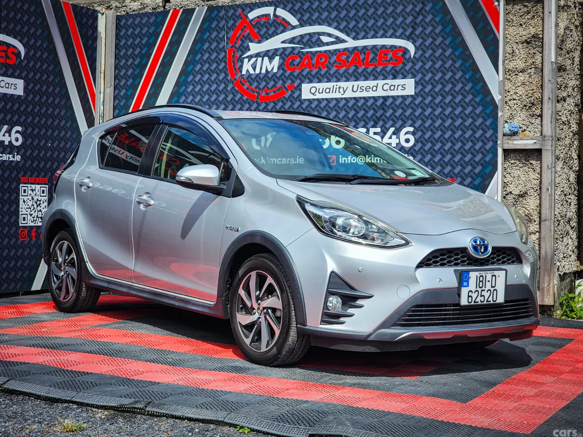 Toyota Aqua Hatchback, Petrol Hybrid, 2018, Silver