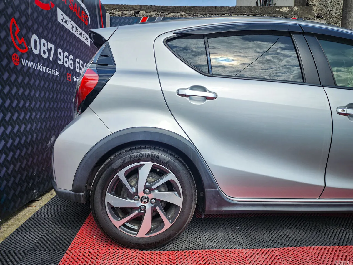Toyota Aqua Hatchback, Petrol Hybrid, 2018, Silver