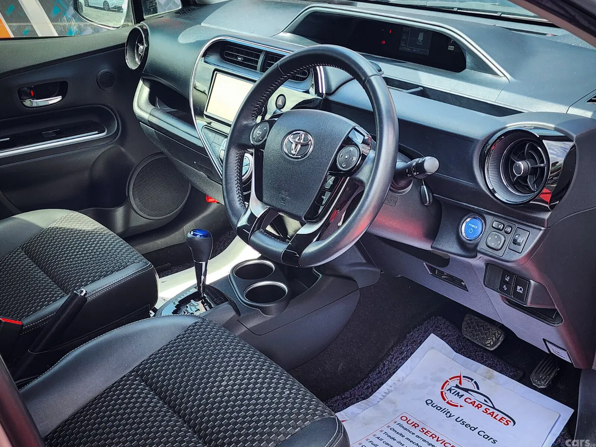Toyota Aqua Hatchback, Petrol Hybrid, 2018, Silver