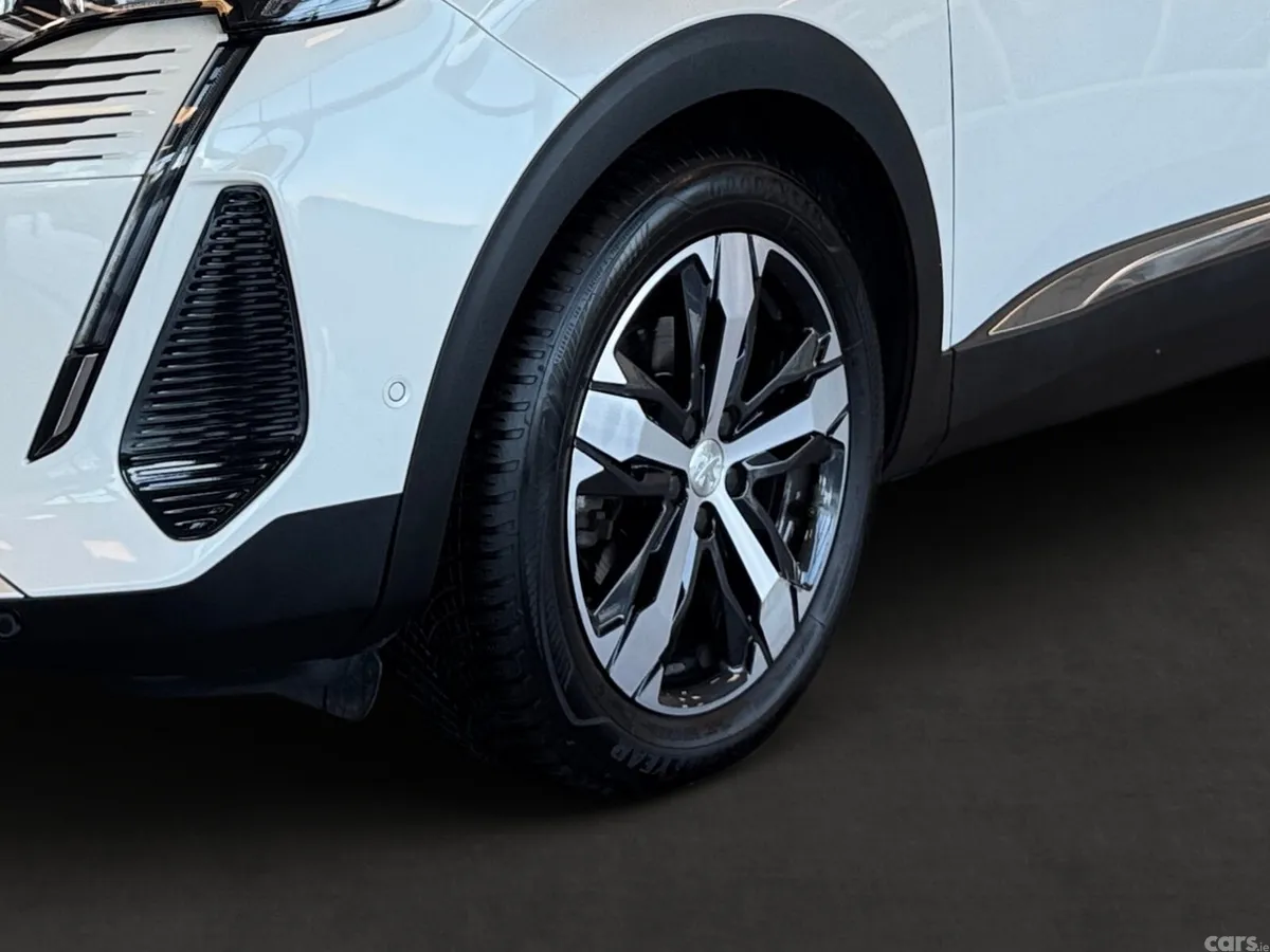 Peugeot 5008 SUV, Diesel, 2021, White
