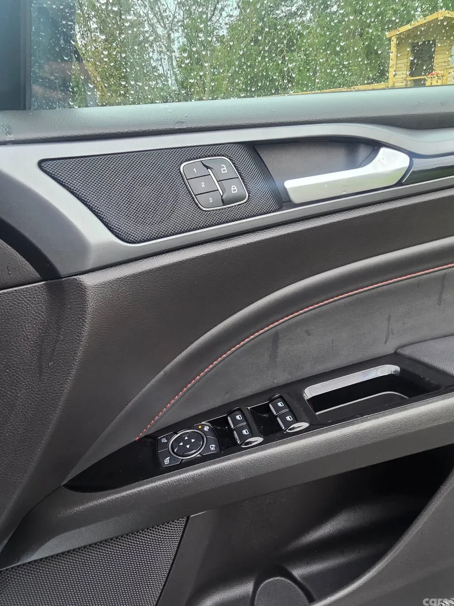Ford Mondeo Hatchback, Diesel, 2018, White