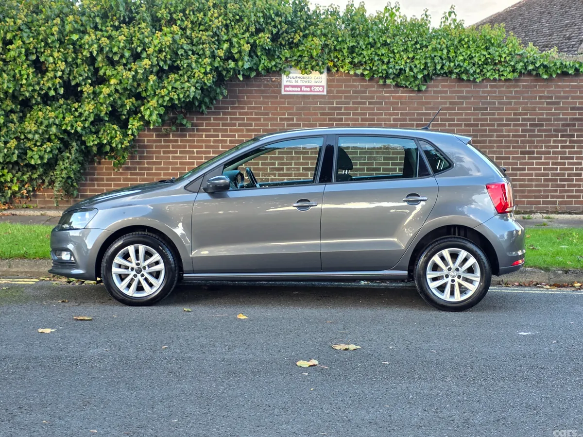 Volkswagen Polo Hatchback, Petrol, 2015, Grey