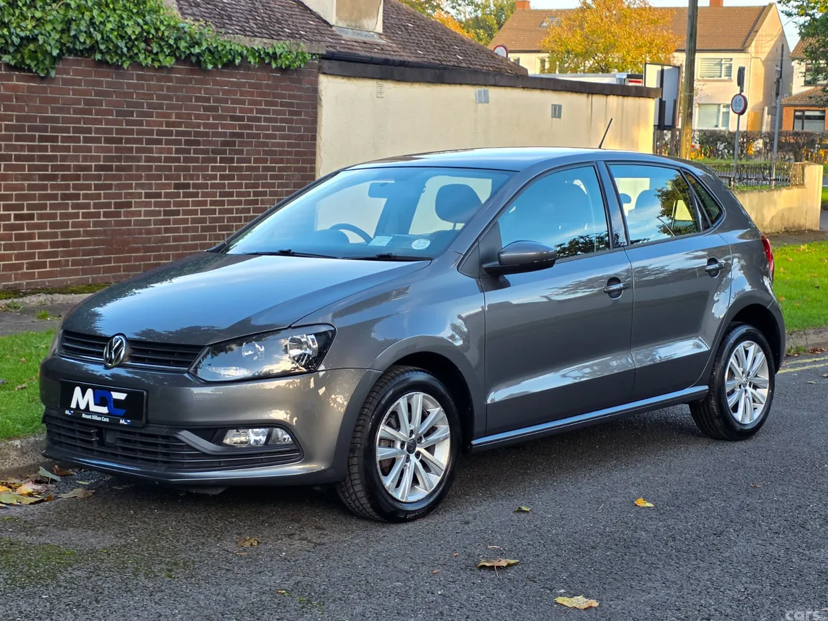 Volkswagen Polo Hatchback, Petrol, 2015, Grey