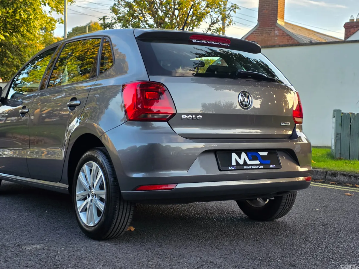 Volkswagen Polo Hatchback, Petrol, 2015, Grey