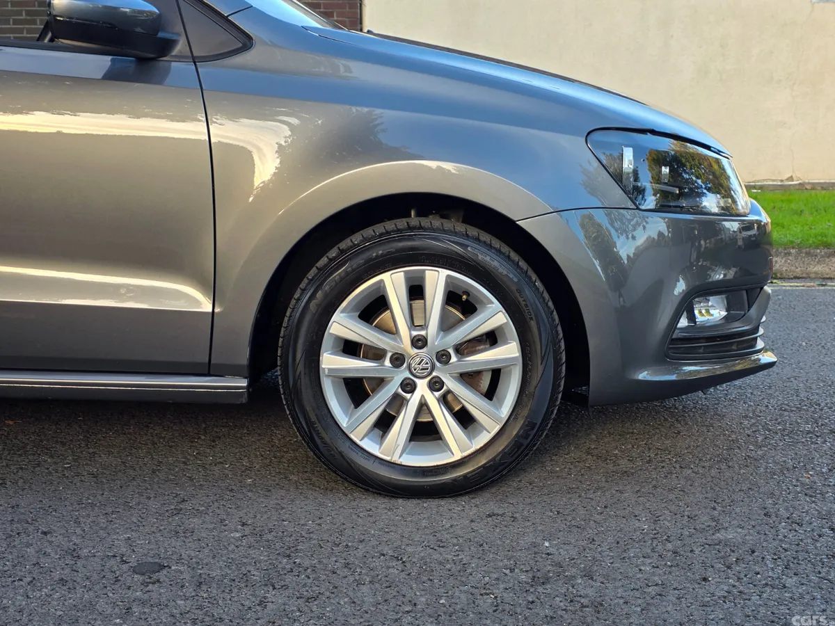 Volkswagen Polo Hatchback, Petrol, 2015, Grey