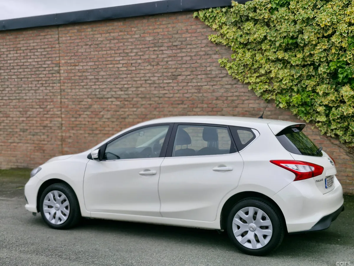 Nissan Pulsar Hatchback, Diesel, 2016, White