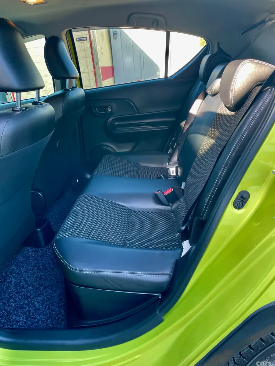Toyota Aqua Hatchback, Petrol Hybrid, 2017, Green