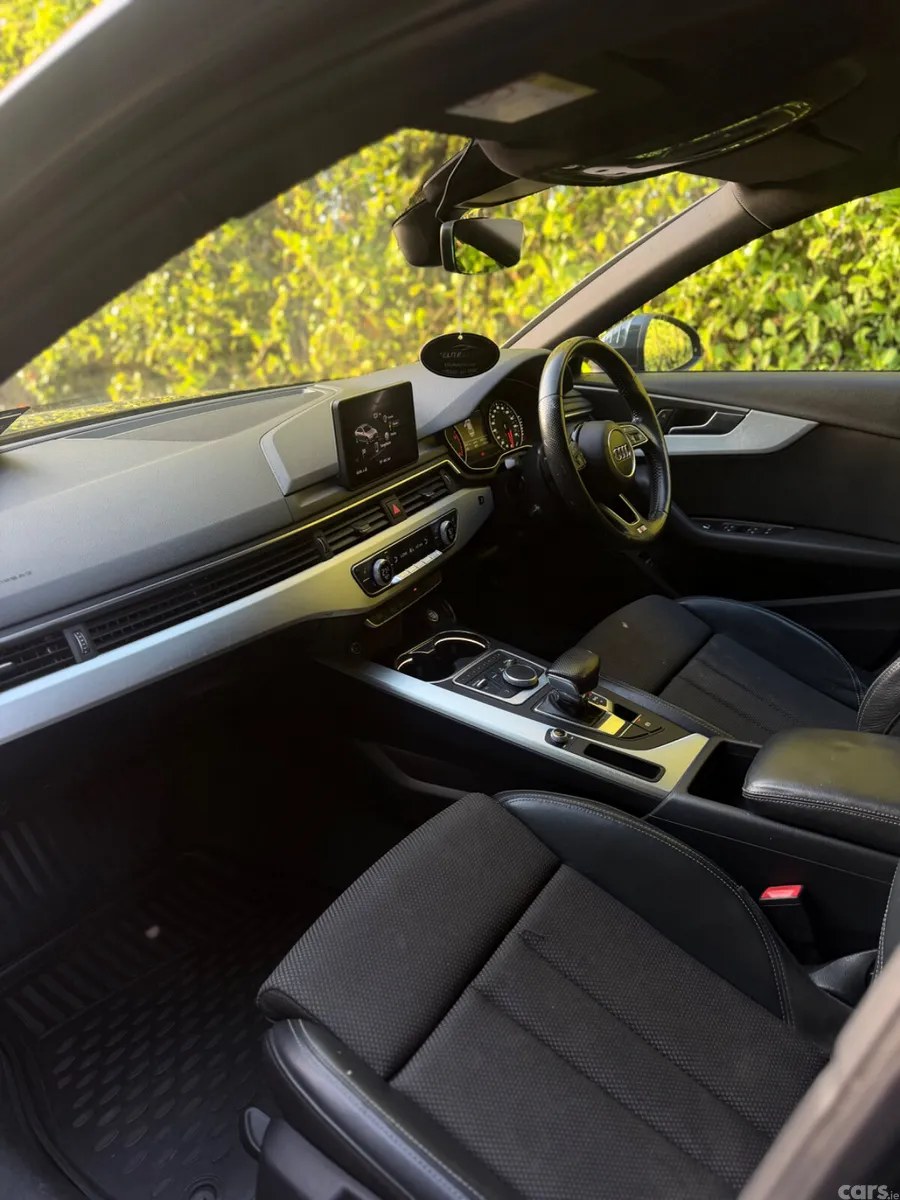 Audi A4 Saloon, Diesel, 2016, Grey