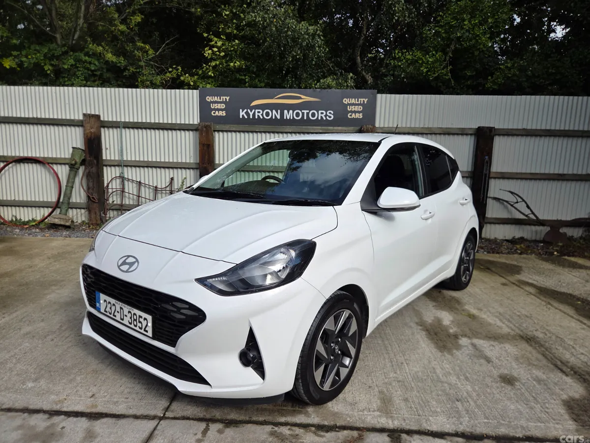 Hyundai i10 Hatchback, Petrol, 2023, White